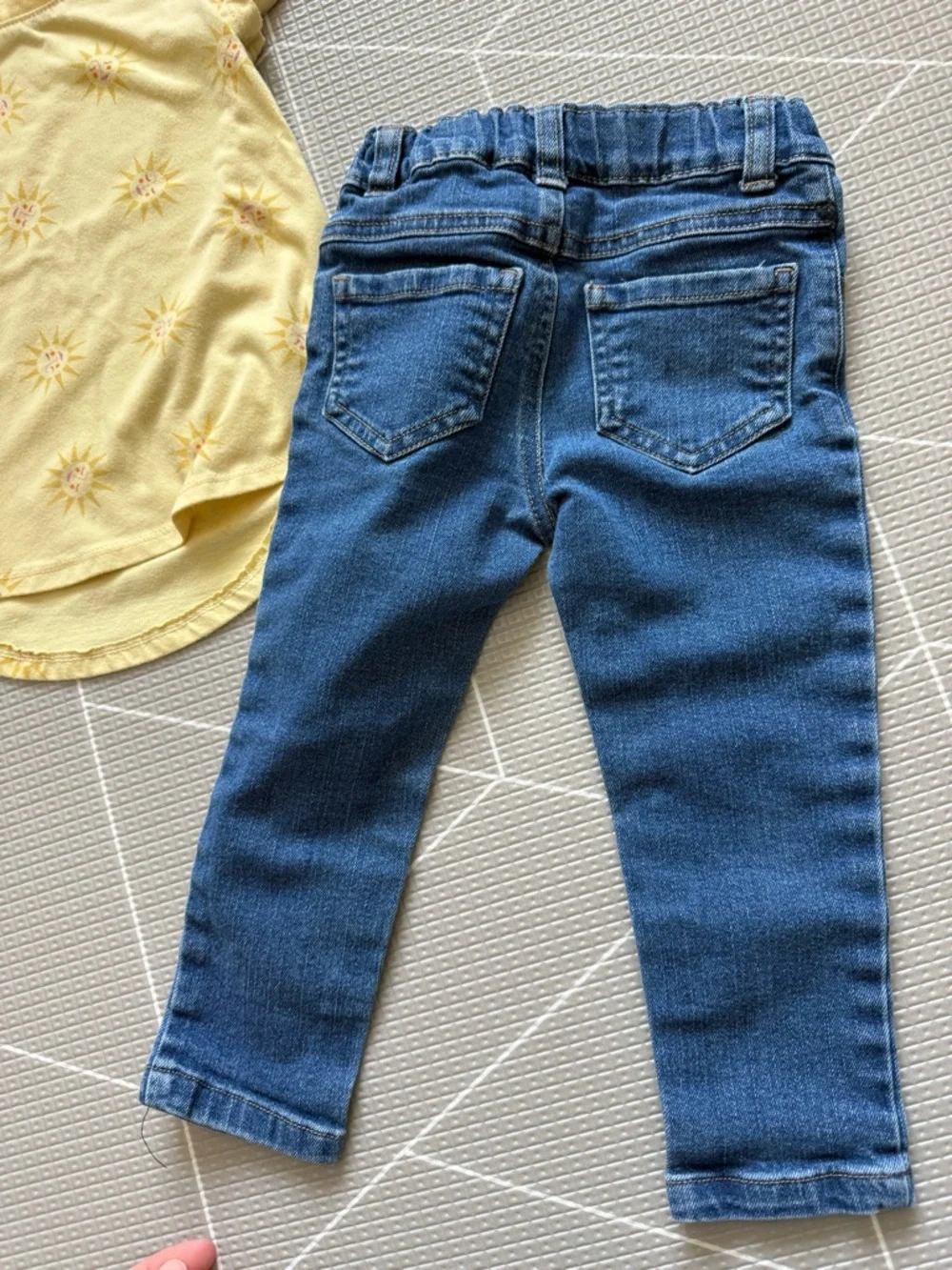 Garanimals|Baby girl/toddler summer set,Yellow Sun Print Tee & Jeans•••size 2T
